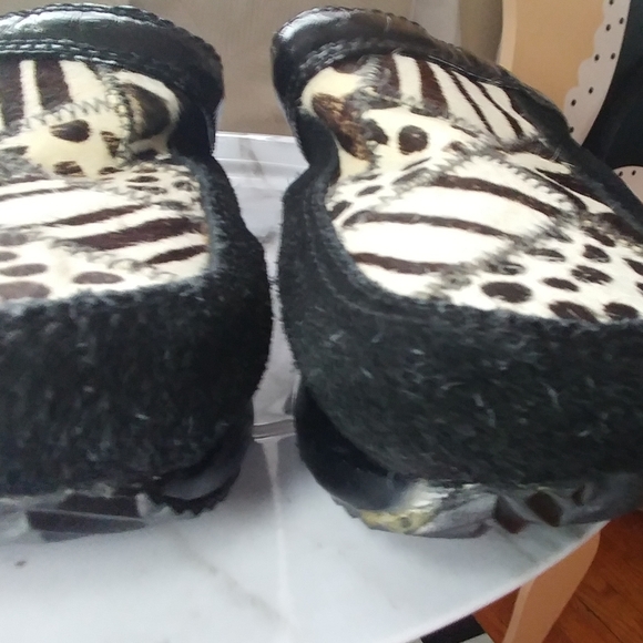 4/$20 Volatile Mules Leather Safari Print 6 - Picture 7 of 9